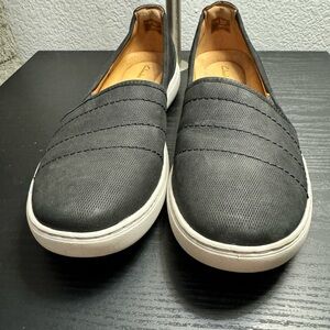 Clarks Women's Nalle Violet Loafer size 10 brand new!